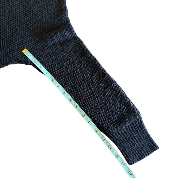 Universal Thread Women's V Neck Pullover Crochet Sweater Black Medium - Picture 6 of 6